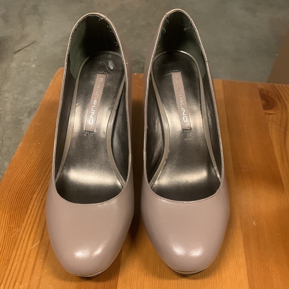 Bandolino Patent Leather Nude Pump Closed Toe Heels, Women Size 7 - Picture 7 of 15